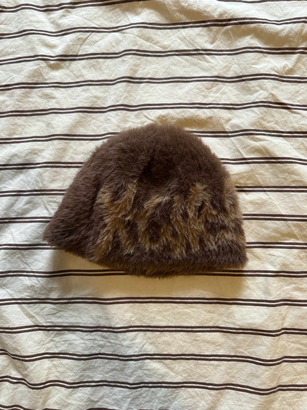 X-girl fuzzy beanie